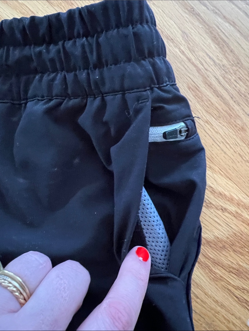 Women’s Vuori Weekender Black Elastic Waist Jogger Pants - Picture 2 of 4